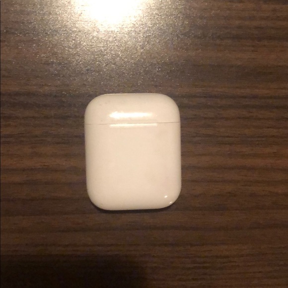 🚫SOLD🚫 1st Generation Apple AirPods Case